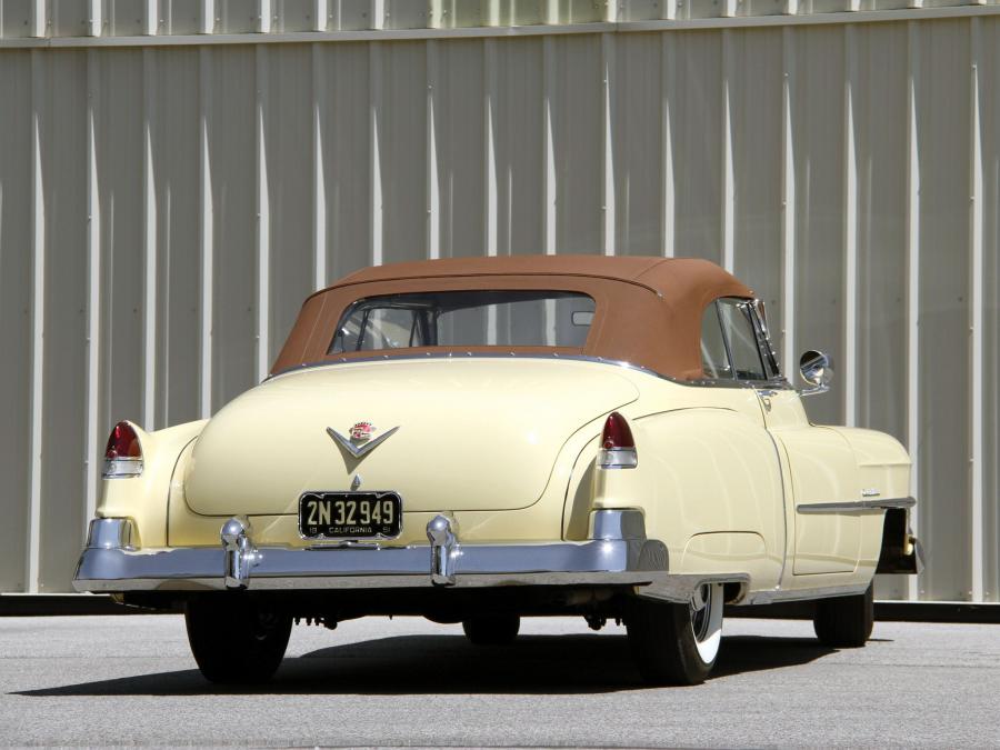  Cadillac Series 62 Convertible 1951 года  (фото 18 из 21)